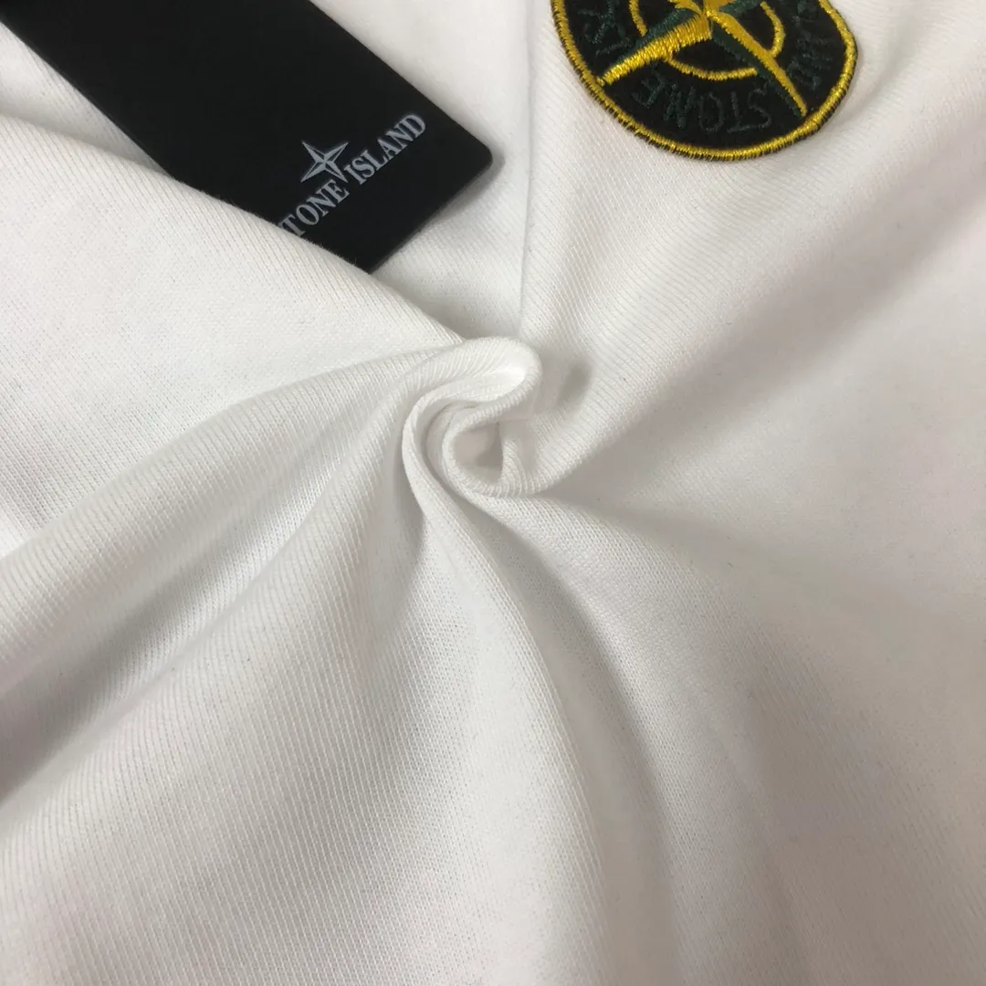 P150 🍃Stone Island 2025 latest T-shirt, couple style ~ original order, fashionable and casual short T-shirt, specially made of customized cotton fabric ~ 100% cotton T-shirt ~ pre-washed to prevent deformation and shrinkage problem, more comfortable and breathable on the body ~ All available from stock ~ unique design style, trendy must-have item, complete with three standards 👍 Color: black/white/dark gray/coffee Size: S M L XL (larger version, please state your height and weight when placing an order)